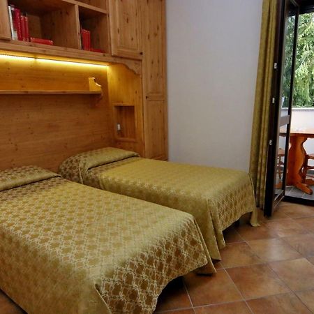 Albergo Ristorante Centro Vico Canavese Bagian luar foto