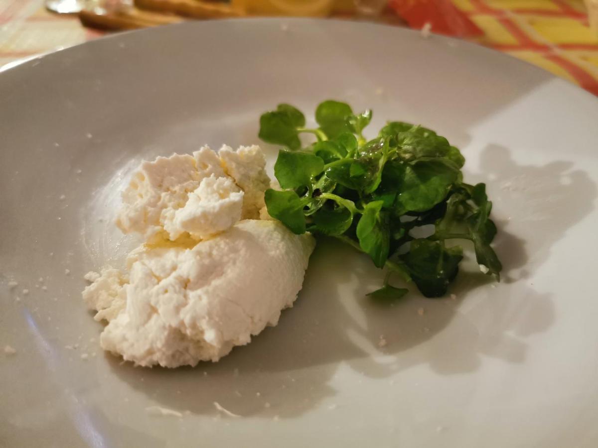 Albergo Ristorante Centro Vico Canavese Bagian luar foto