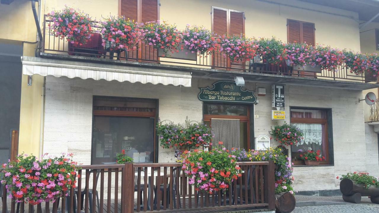 Albergo Ristorante Centro Vico Canavese Bagian luar foto