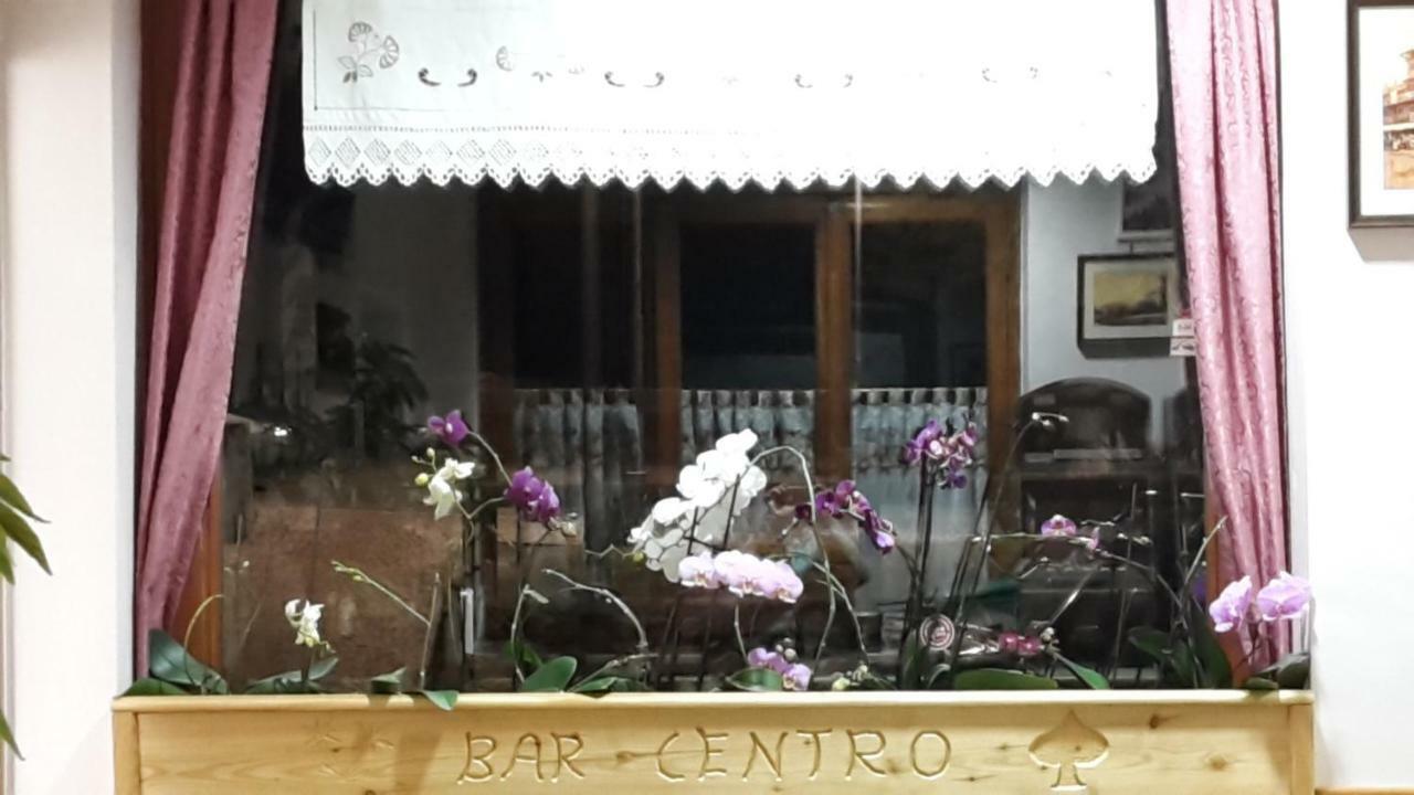Albergo Ristorante Centro Vico Canavese Bagian luar foto