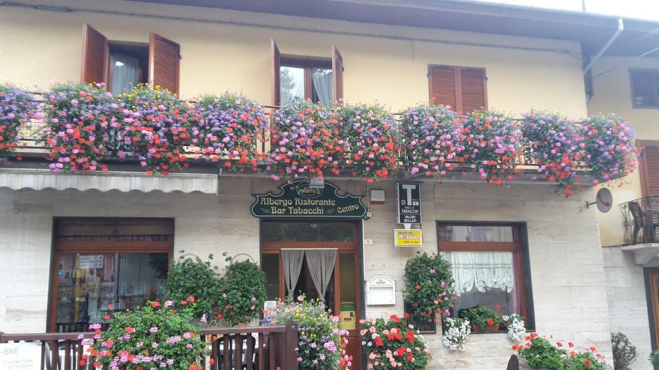 Albergo Ristorante Centro Vico Canavese Bagian luar foto