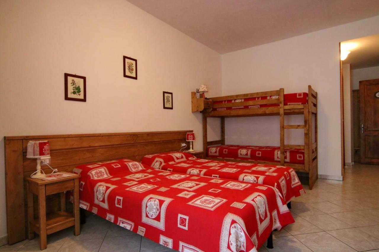 Albergo Ristorante Centro Vico Canavese Bagian luar foto