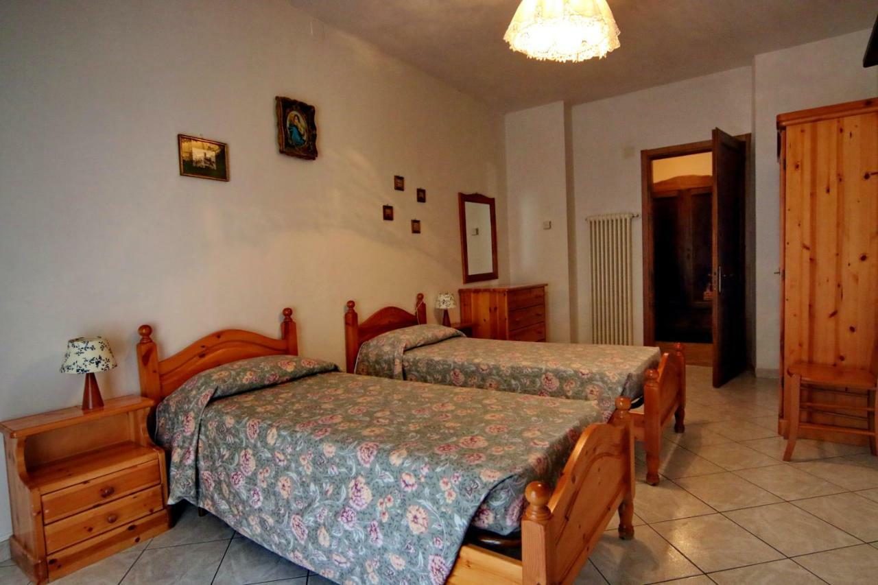 Albergo Ristorante Centro Vico Canavese Bagian luar foto