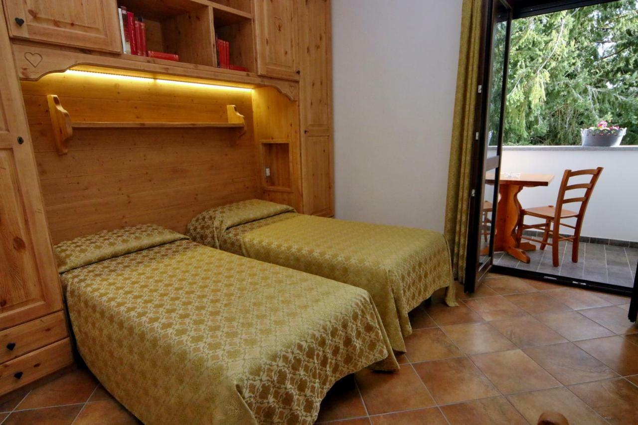 Albergo Ristorante Centro Vico Canavese Bagian luar foto