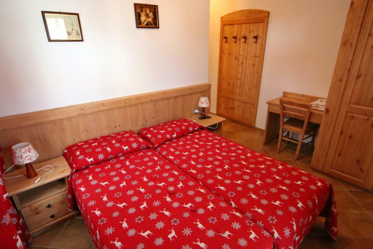 Albergo Ristorante Centro Vico Canavese Bagian luar foto