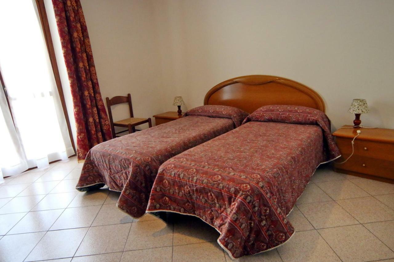 Albergo Ristorante Centro Vico Canavese Bagian luar foto